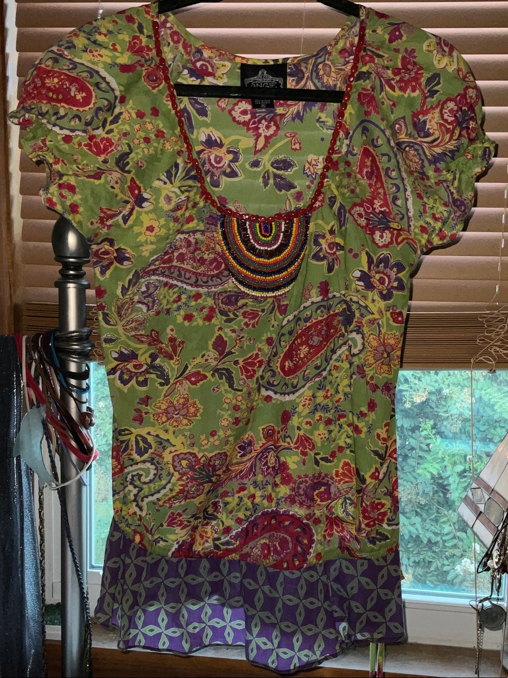 Angie Boho Multicolored Beaded Floral Short-Sleeve Shirt with Flowy Hem Sz M